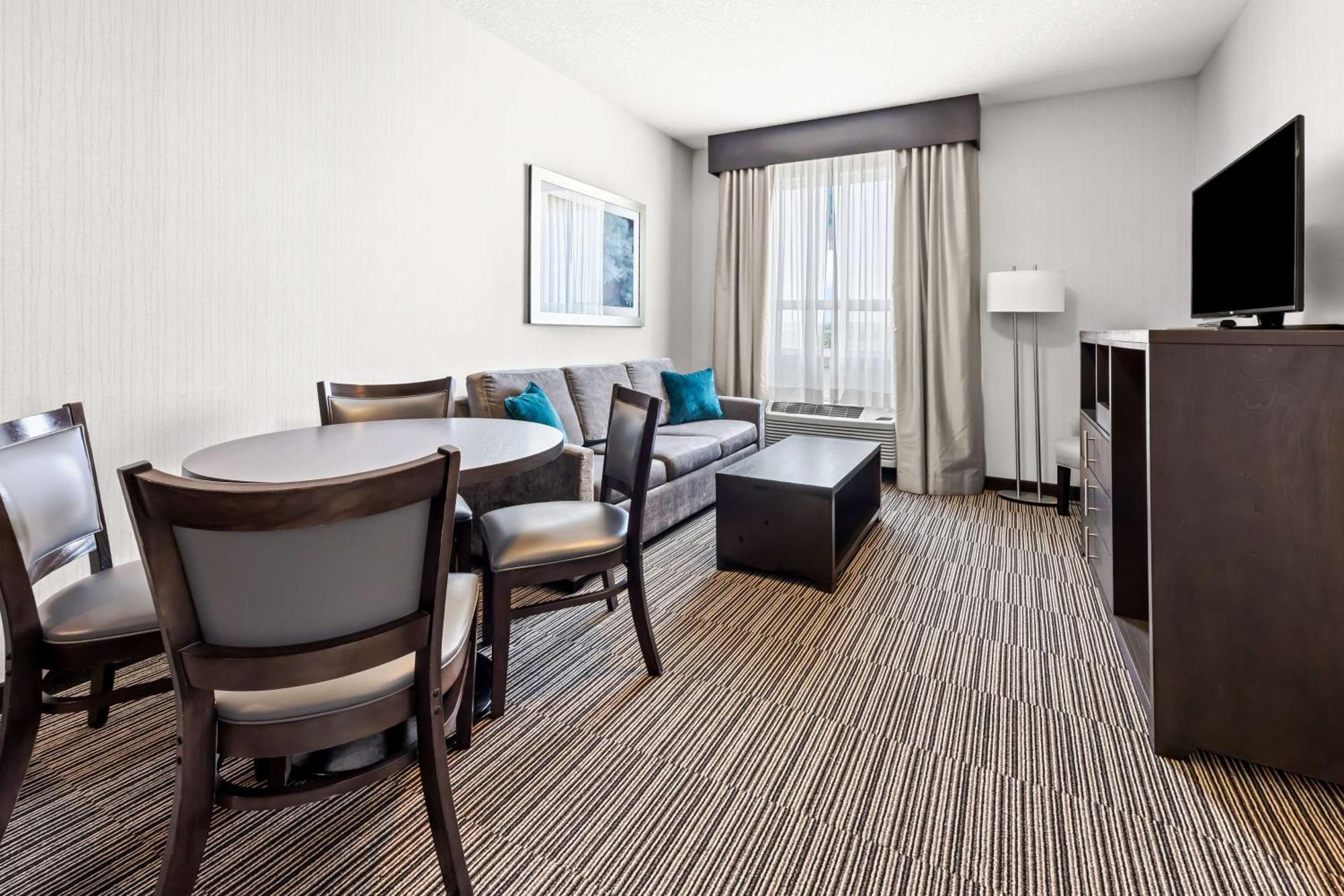 Best Western Plus Airdrie Gateway Exteriér fotografie